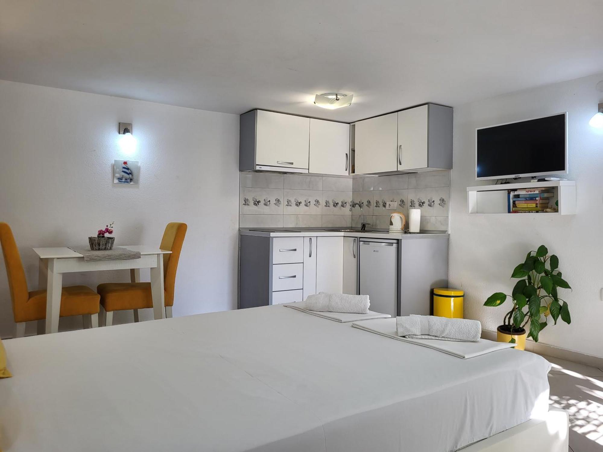 Apartments Teodo Tivat